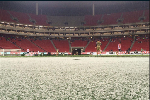 Cuando a las Chivas no les llueve…   les cae aguanieve