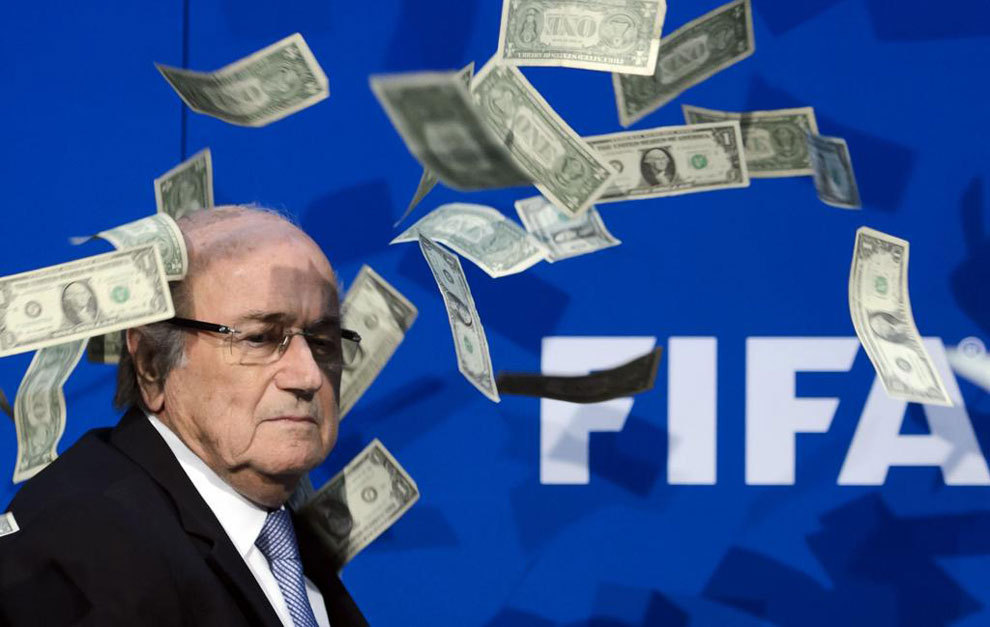 Revelan el sueldo de Blatter
