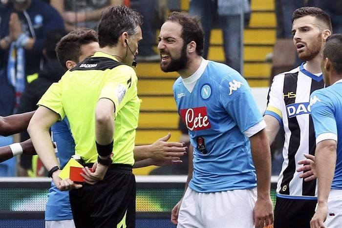 Castigan cuatro partidos a Gonzalo Higuaín