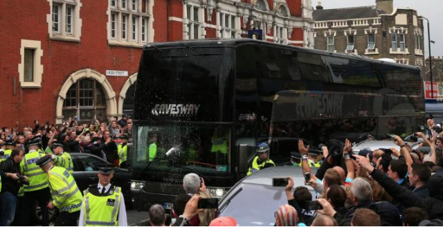 Atacan autobús del Manchester United