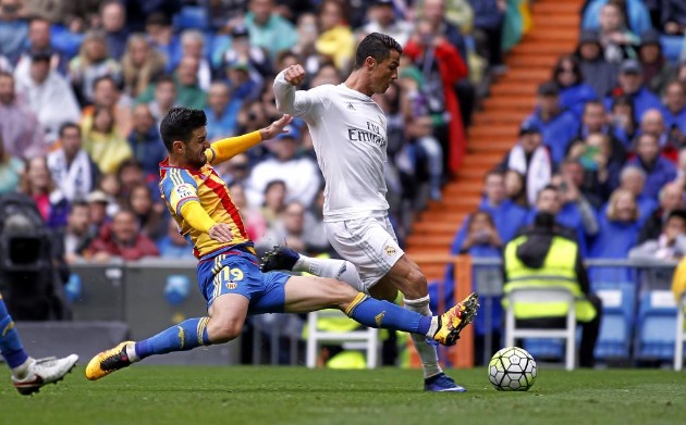 Cristiano y Casilla mantiene con vida al Real Madrid