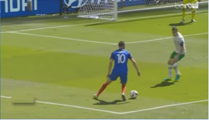 Gignac juega los últimos 17 minutos con Francia y estrella un balón en el poste
