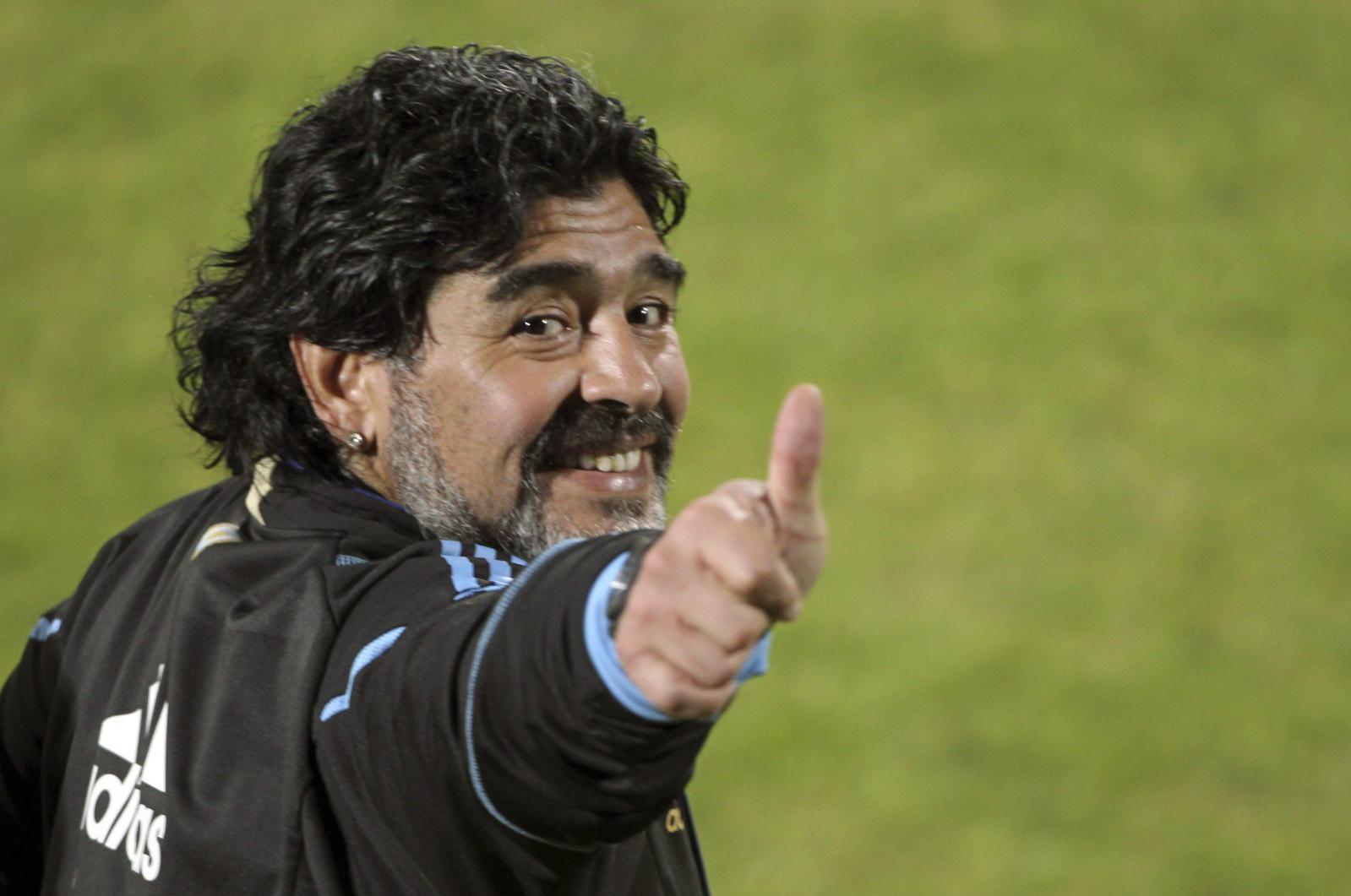 Diego Maradona es candidato para dirigir a la Selección de Bolivia