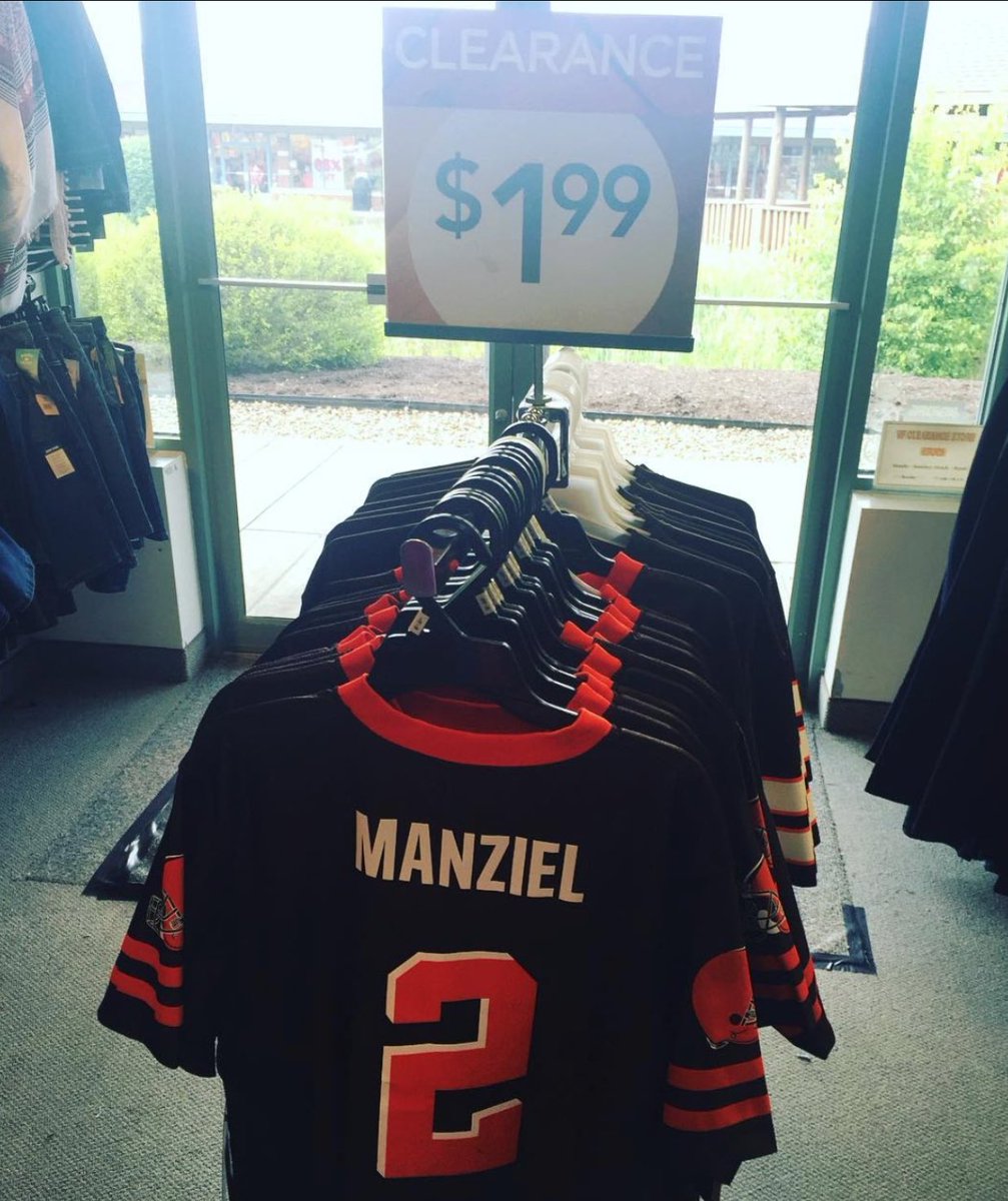 Jersey de Johnny Manziel se vende en menos de dos dólares