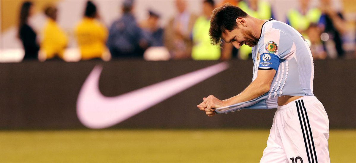 Condenan a 21 meses de prisión a Lionel Messi