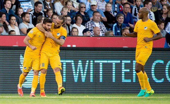 Apoel marca tres goles en los últimos ocho minutos del partido y avanza en Champions