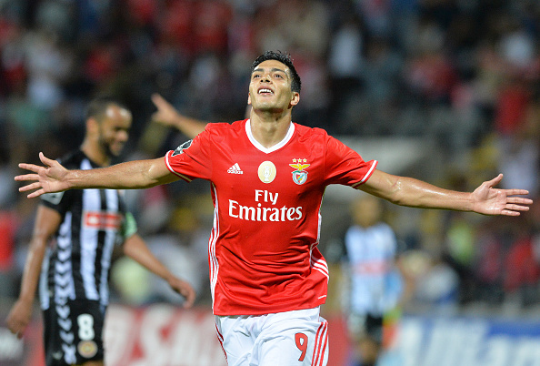 Benfica gana y Raúl Jiménez vuelve a marcar