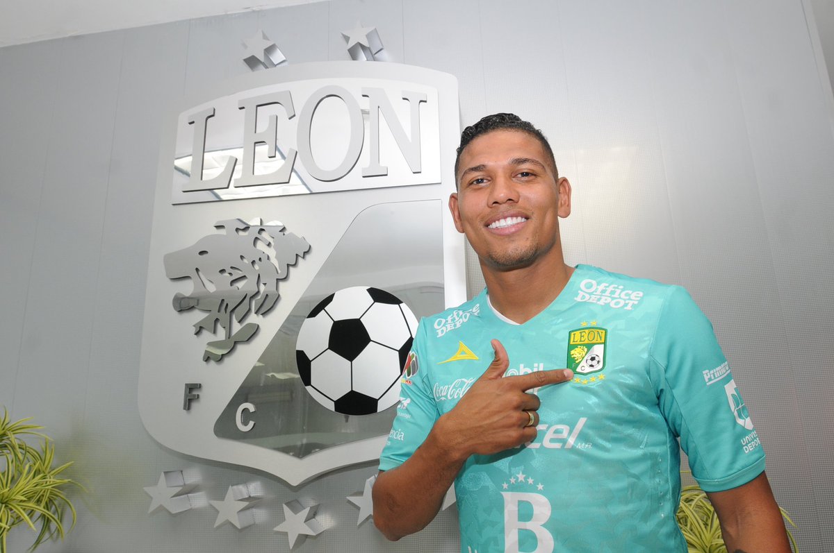 Alexander Mejía fue presentado con León y ‘aventó pedradas’ a los Rayados