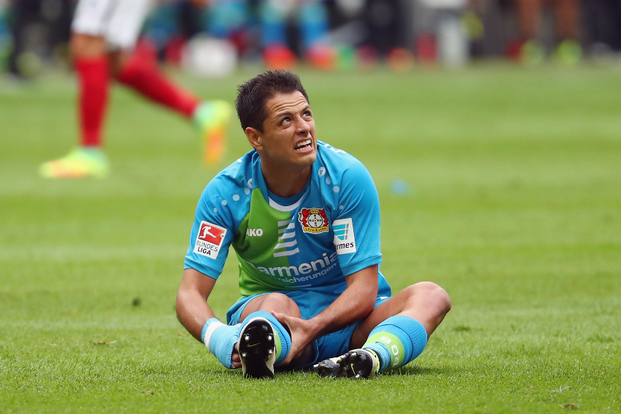 Malo para los penaltis… Así falló el Chicharito la pena máxima ante el Eintracht Frankfurt