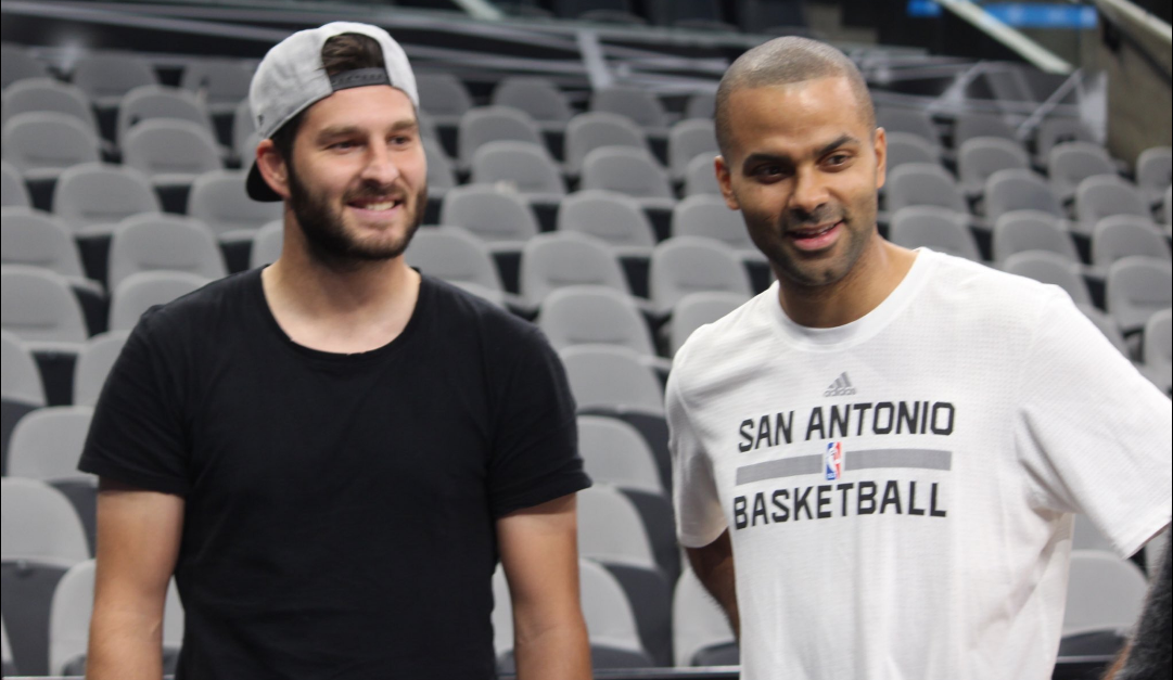 Gignac fue el invitado de lujo de los San Antonio Spurs en la NBA (video)
