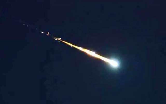 Aficionados captaron viaje del meteorito durante el León-LAFC