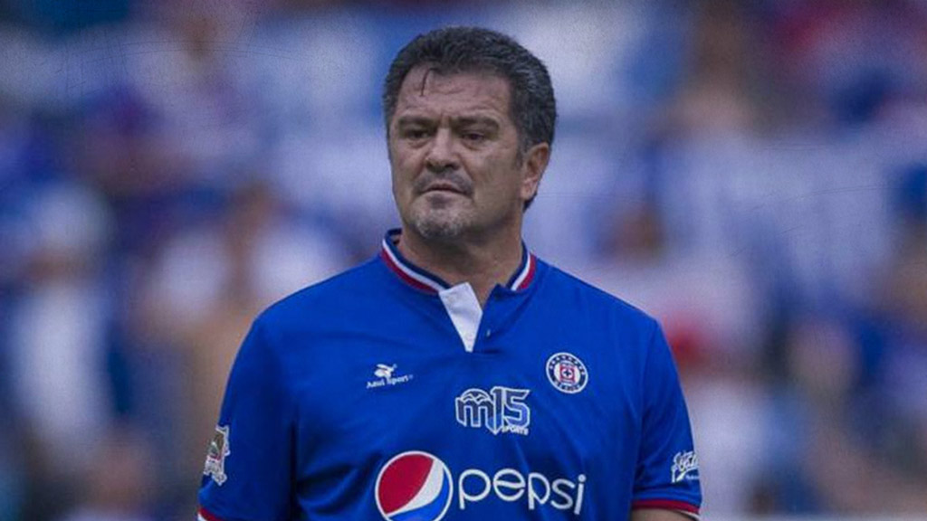 Se complica llegada de Carlos Hermosillo a la directiva de Cruz Azul