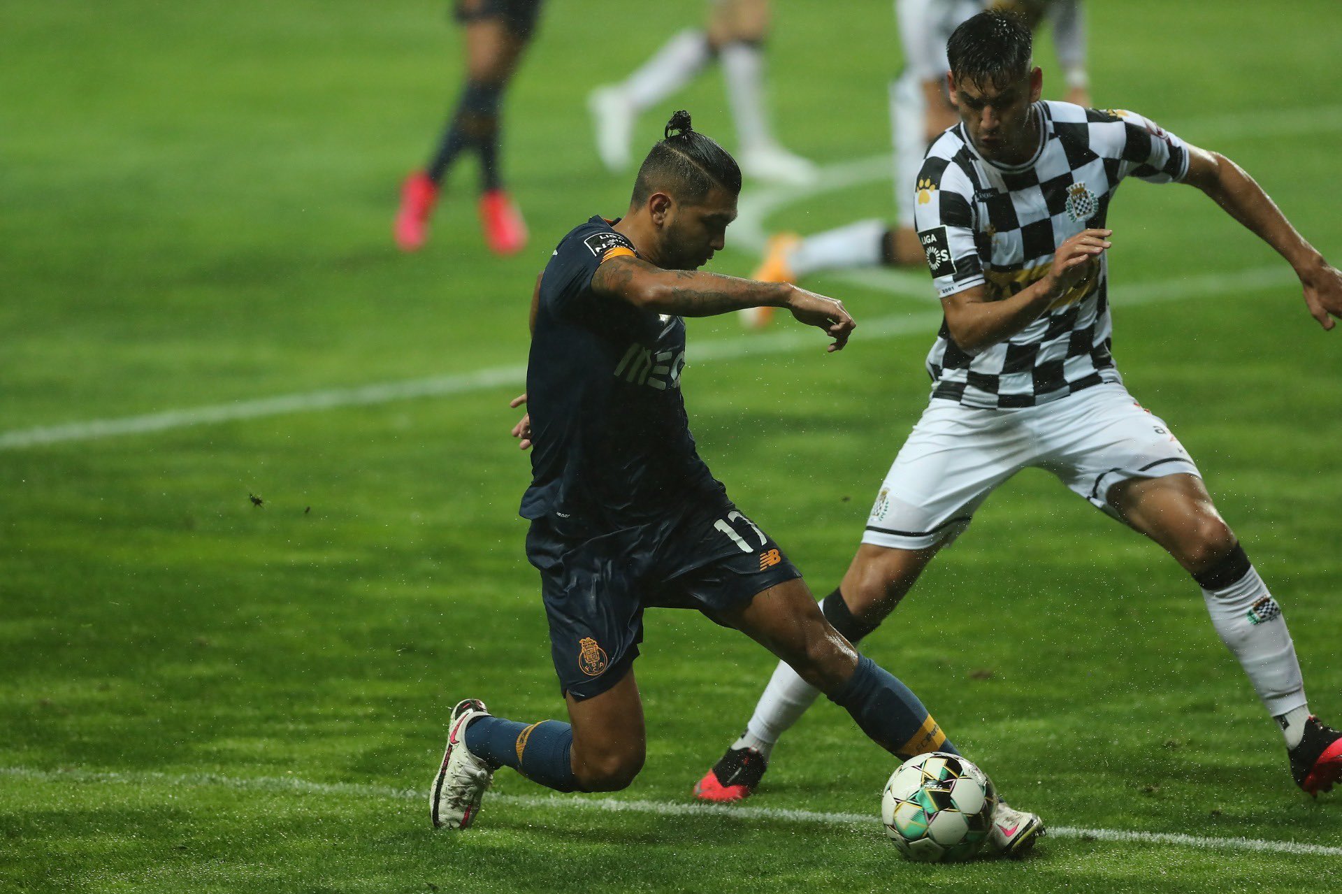 ‘’Tecatito’’ Corona hace golazo en goleada del FC Porto (VIDEO)