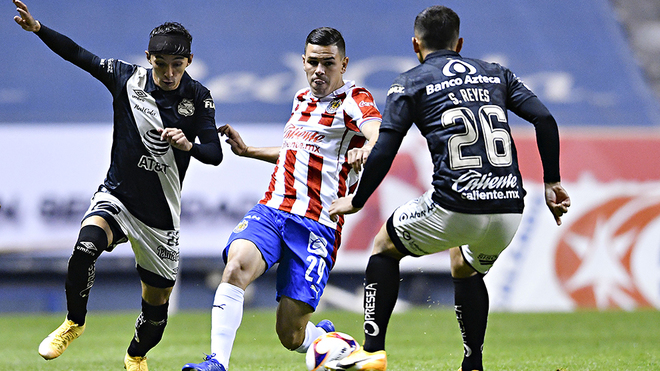 Puebla y Chivas reparten puntos en el arranque del Guard1anes 2021