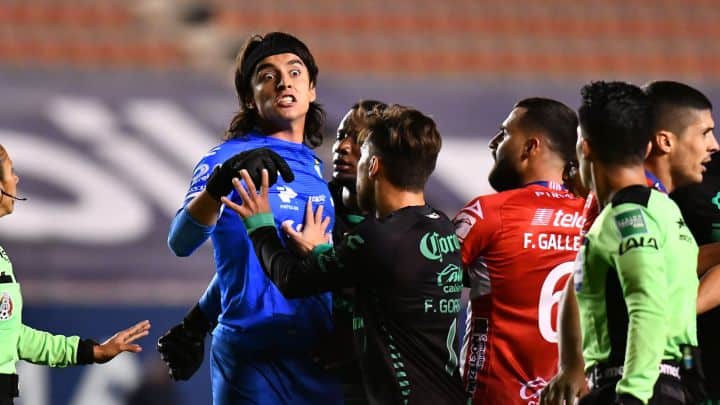 Adonai Escobedo se llevó insultos en el Atlético-Santos