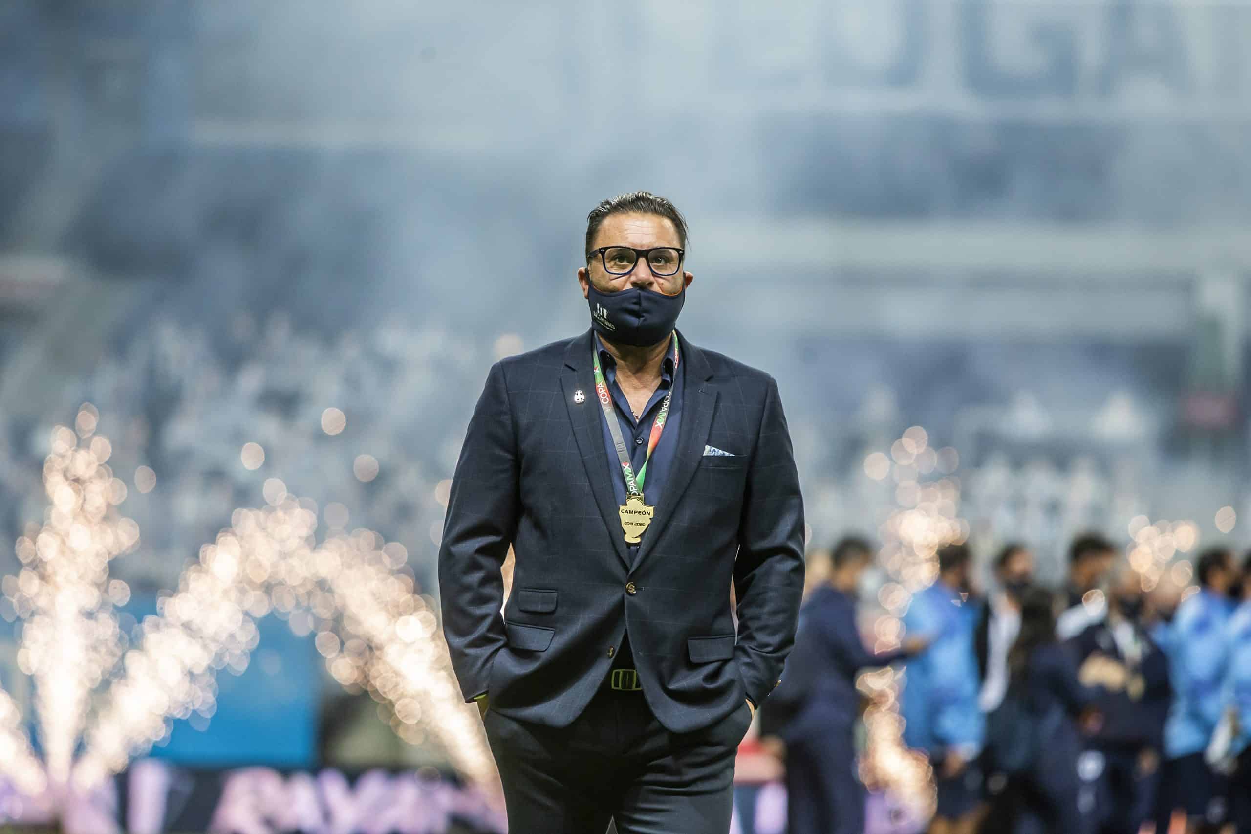 Chivas ya tendría opciones para sustituir a Víctor Manuel Vucetich