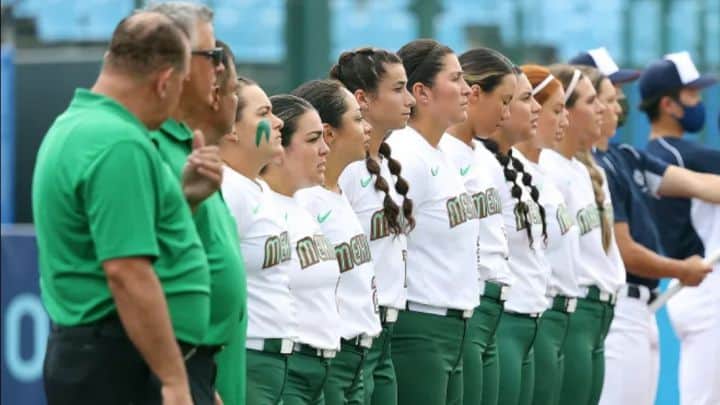 Deportistas mexicanas arremeten contra el equipo de sóftbol