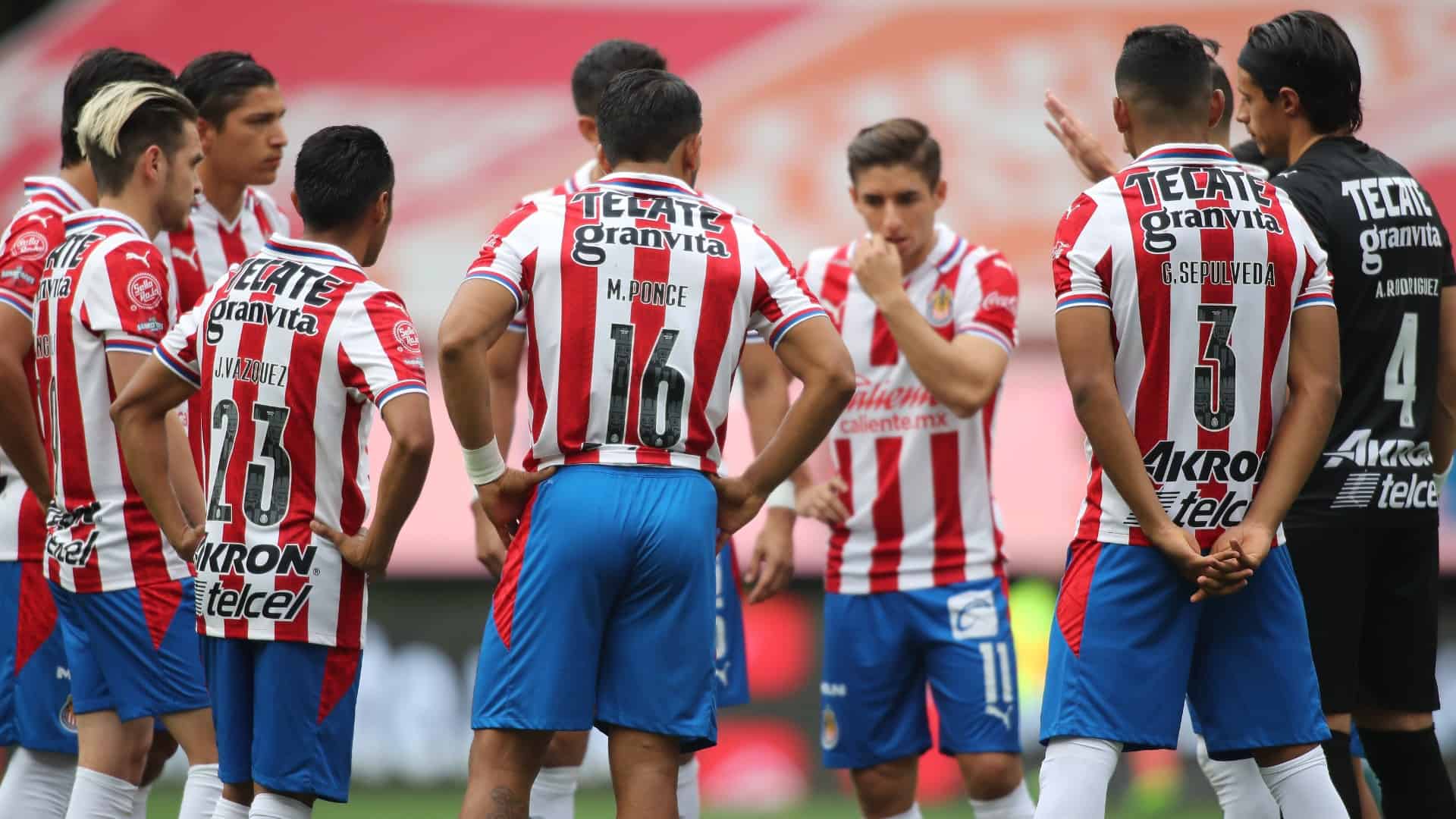 Chivas presentó sus nuevos uniformes para el Apertura 2021