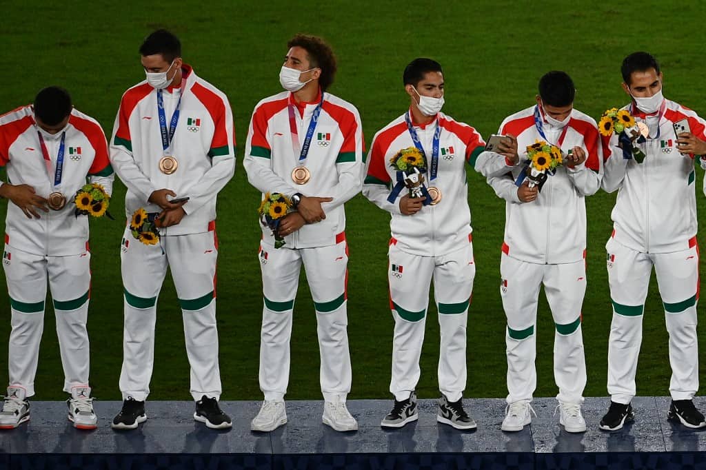 Medallistas mexicanos recibirán premio de por vida