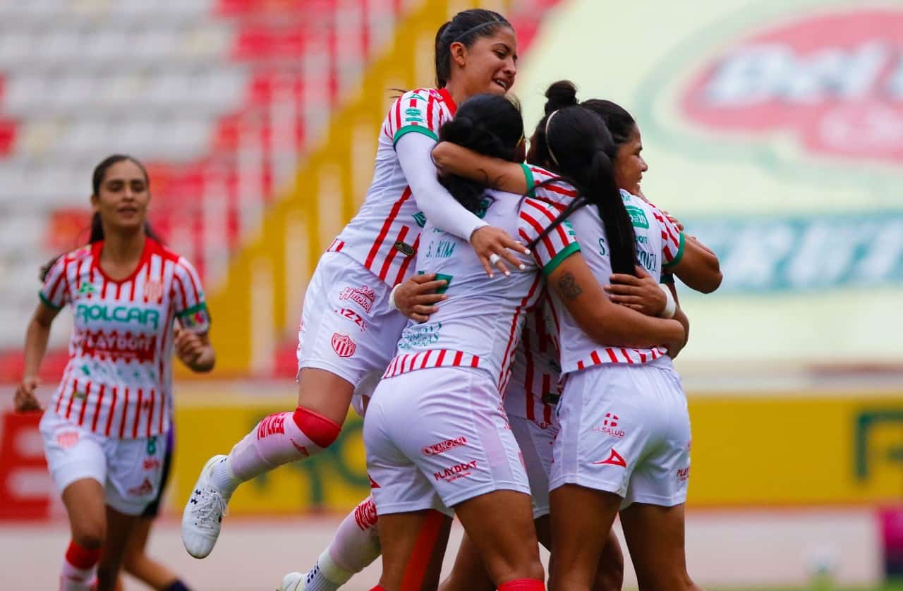 Necaxa y Cruz Azul denuncian agresiones de las árbitras de la Liga MX Femenil