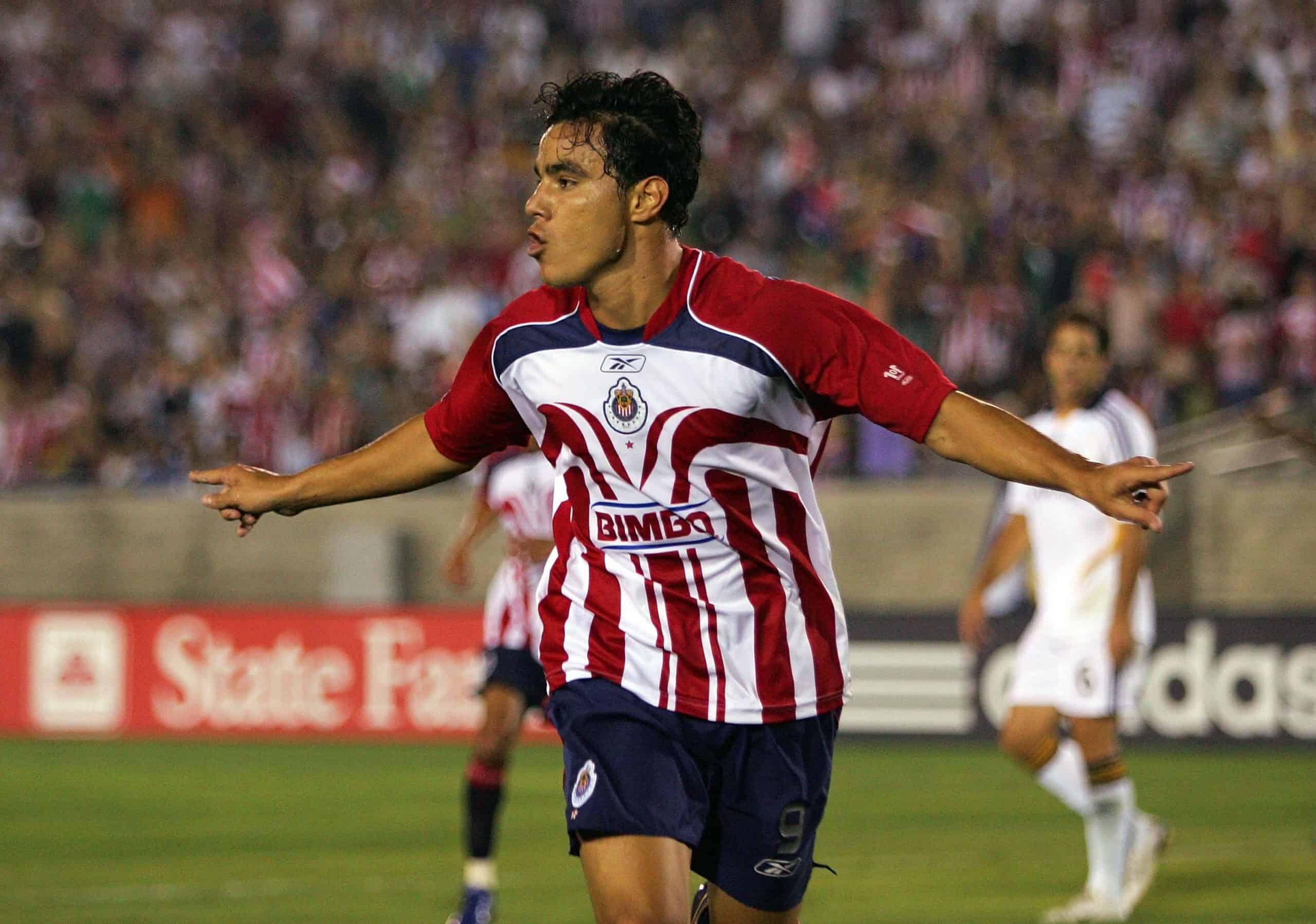 Omar Bravo volvería a Chivas como entrenador de delanteros