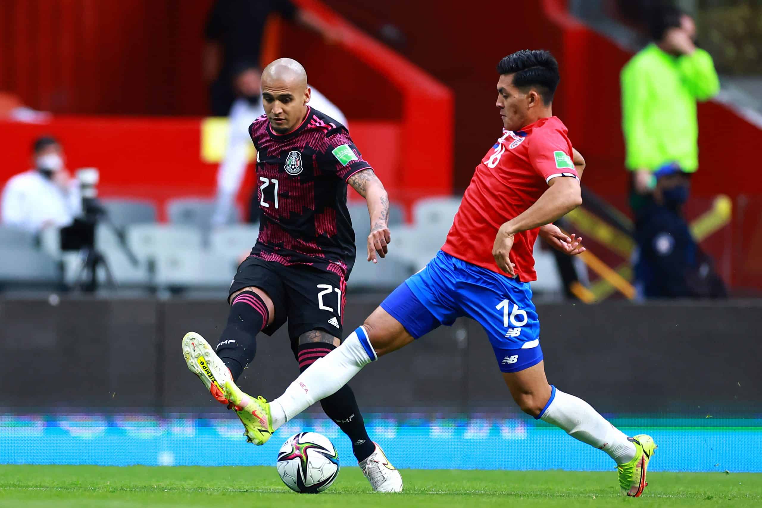 ‘Chaka’ Rodríguez y Héctor Moreno quedan fuera contra Panamá por suspensión