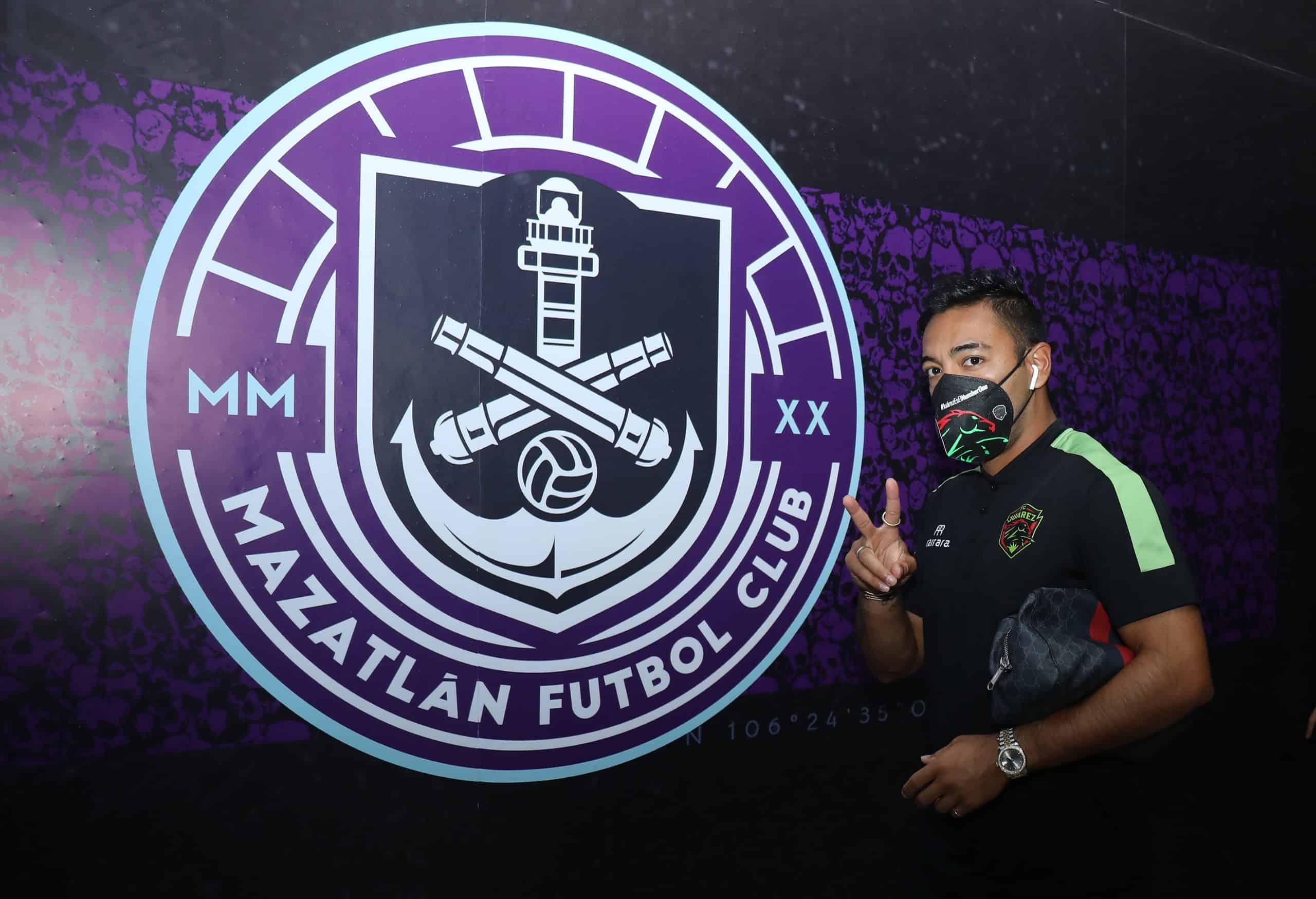 Marco Fabián demanda a Juárez