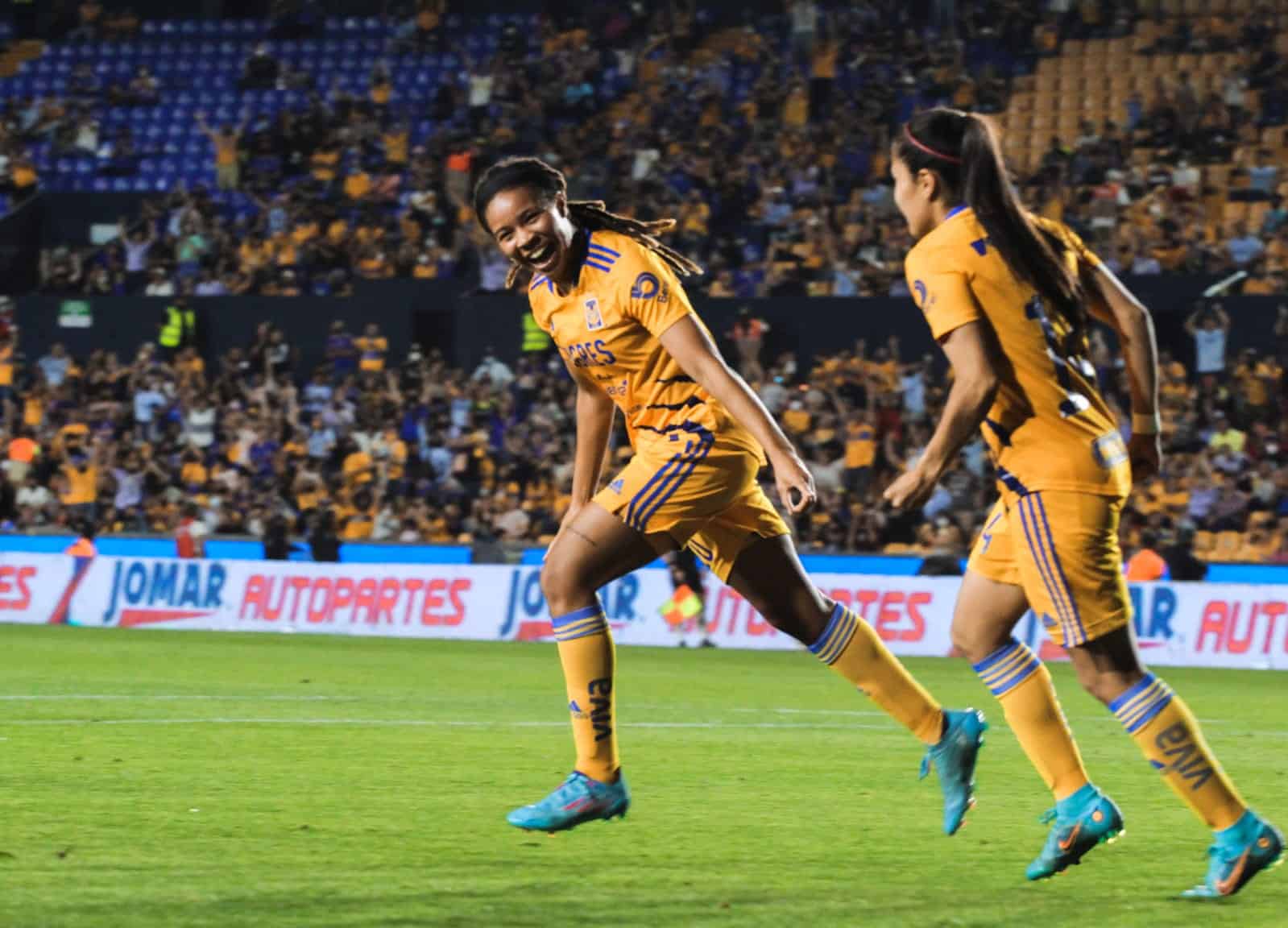 Tigres Femenil tunde a León 6-0 y mantiene su invicto