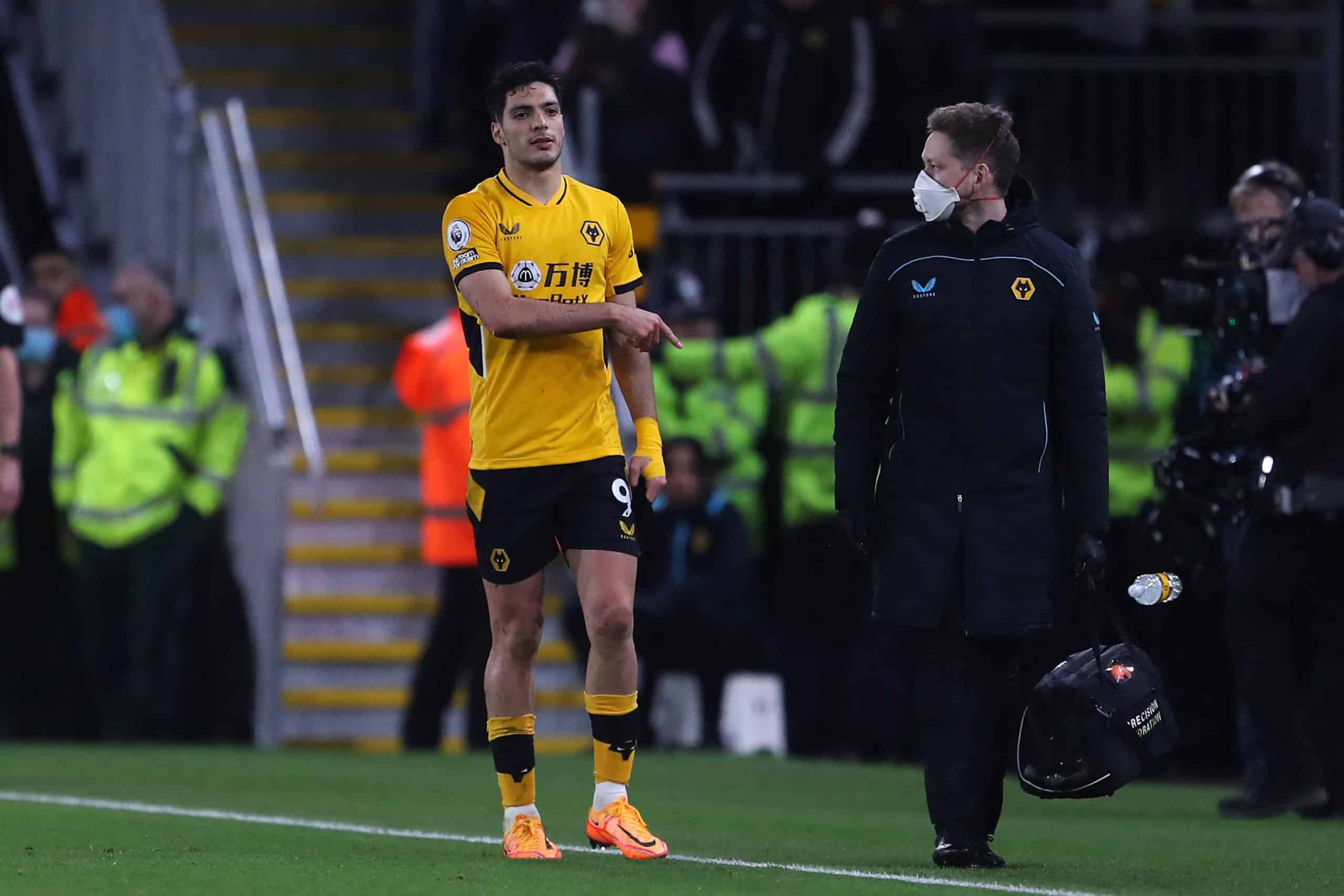 Raúl Jiménez fue expulsado por segunda vez en esta temporada