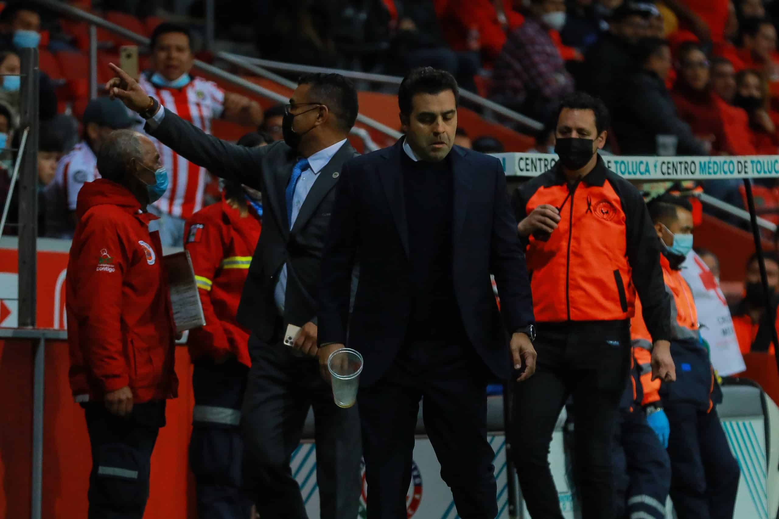 Afición de Chivas pide a gritos el despido de Marcelo Leaño