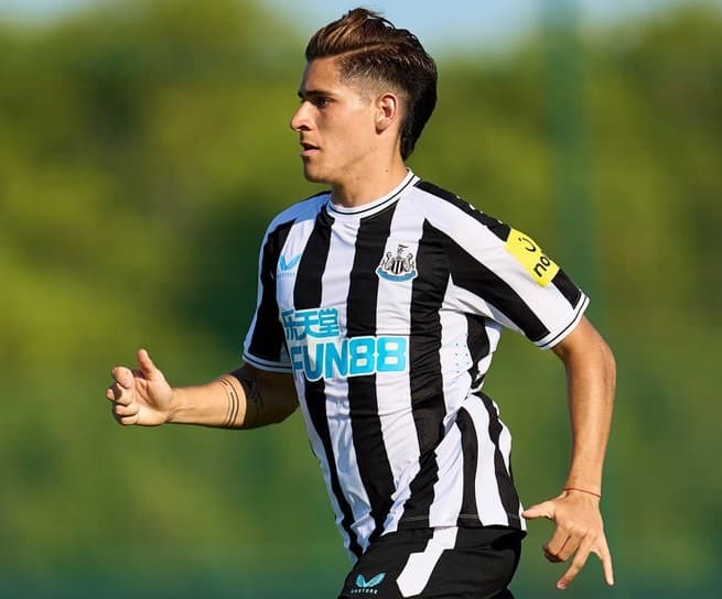 Santiago Muñoz se une a la pretemporada del primer equipo del Newcastle
