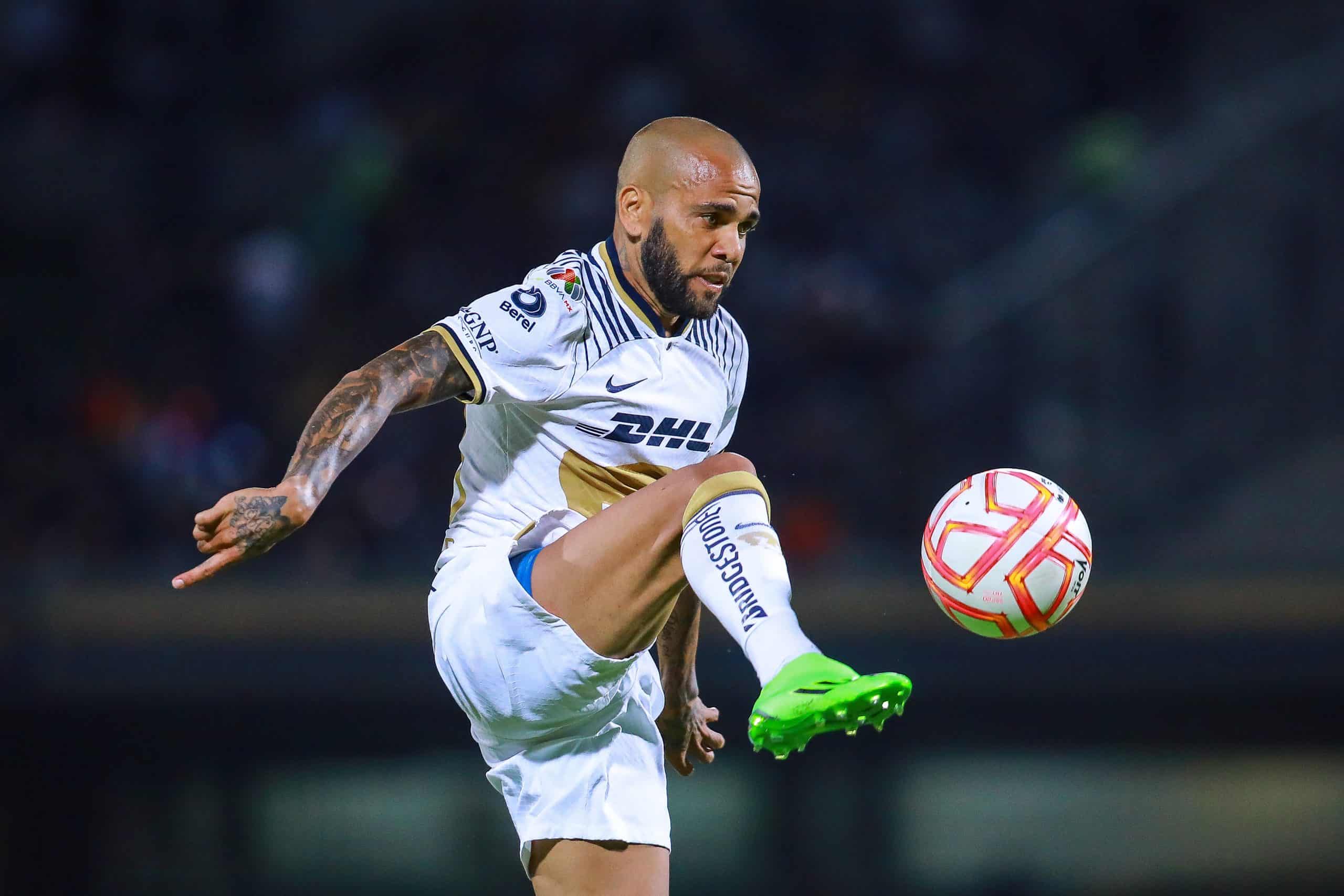 ‘Pikolín’ Palacios revienta contra el fichaje de Dani Alves