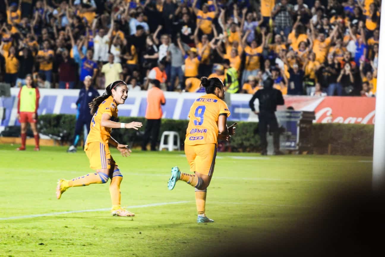 Tigres derrota 2-1 a las Rayadas en la semifinal de ida