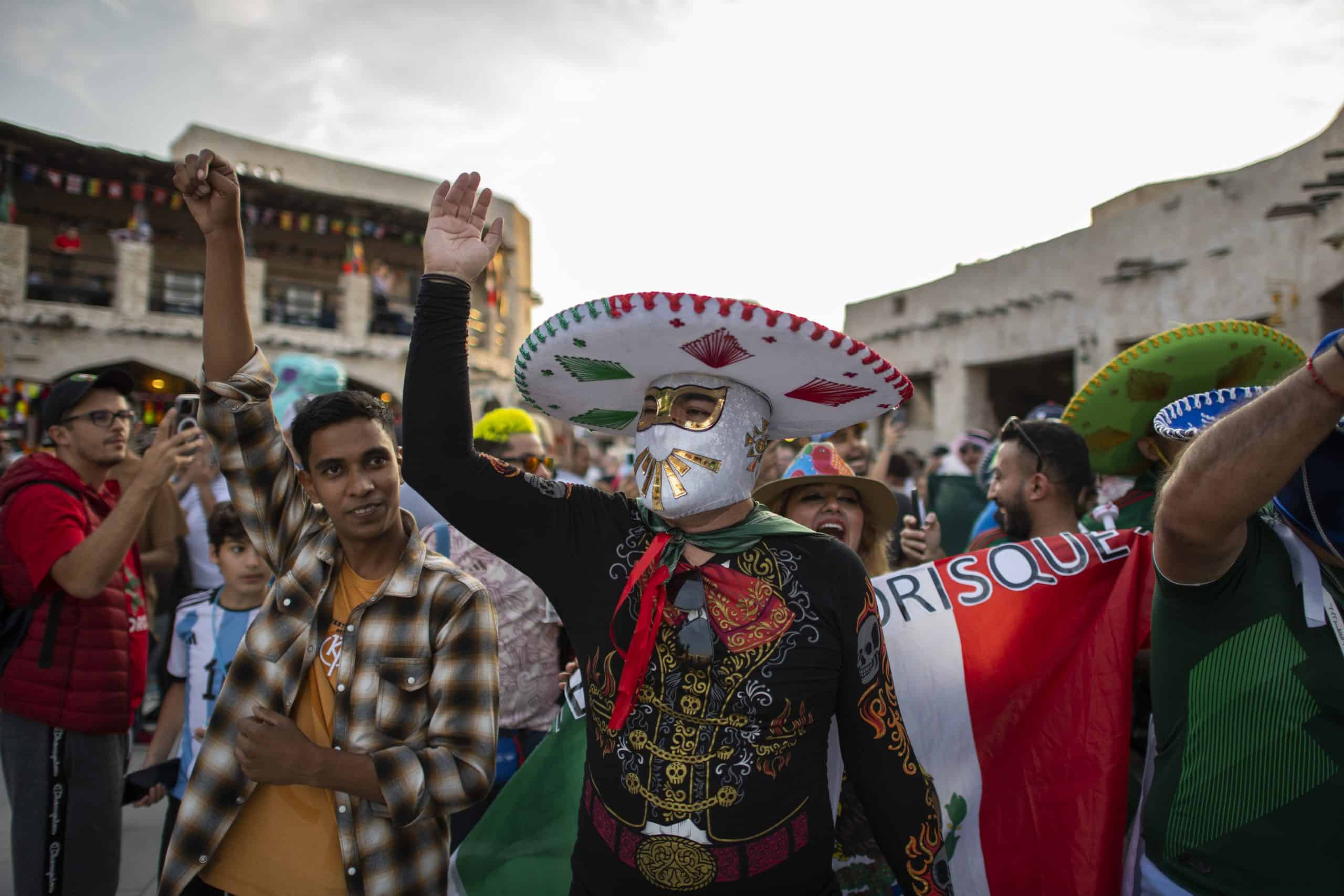 Afición mexicana entre abandonar o hacer el grito contra Arabia Saudita