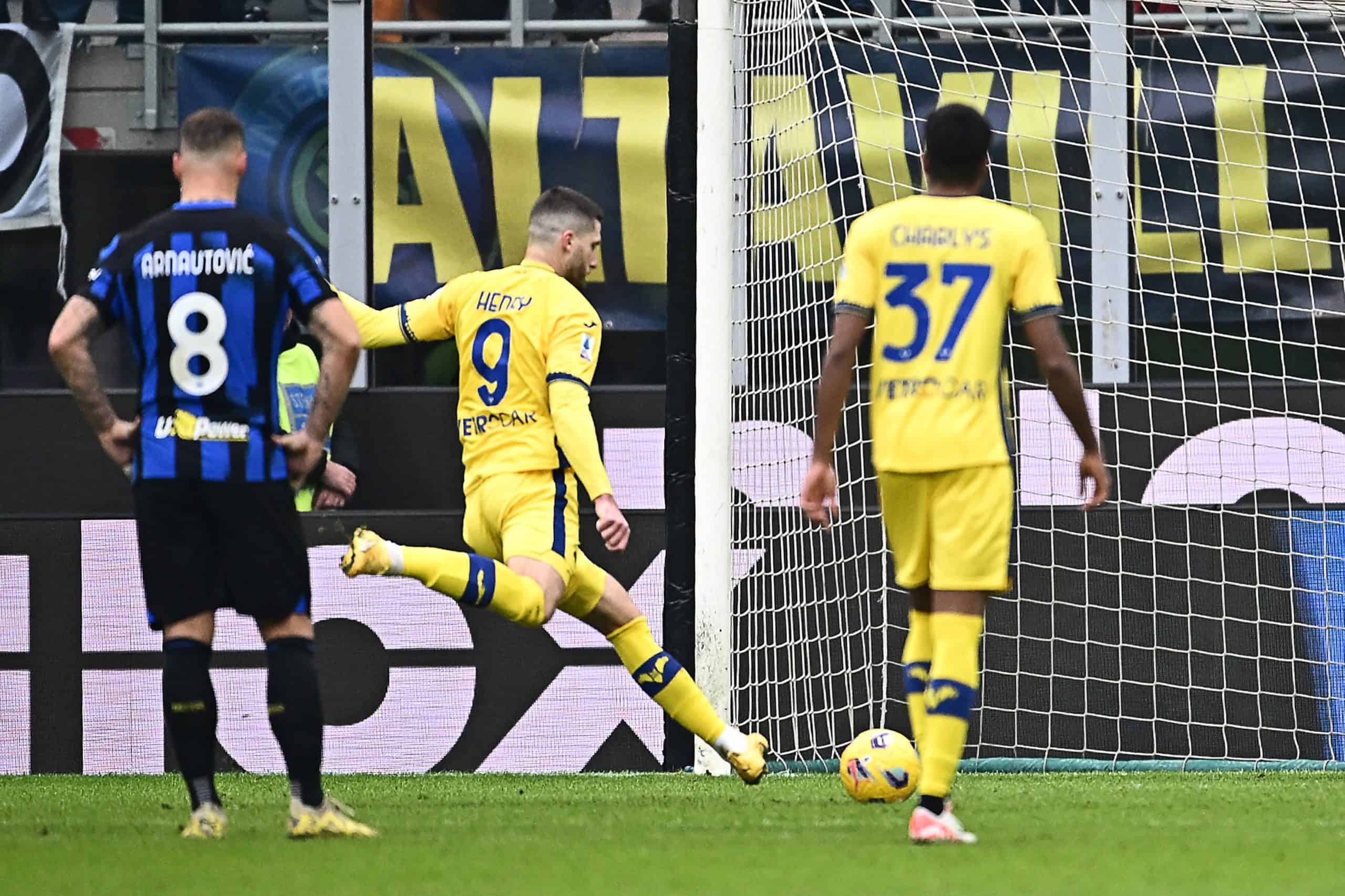 Futbolista de Hellas Verona es amenazado de muerte tras fallar penal