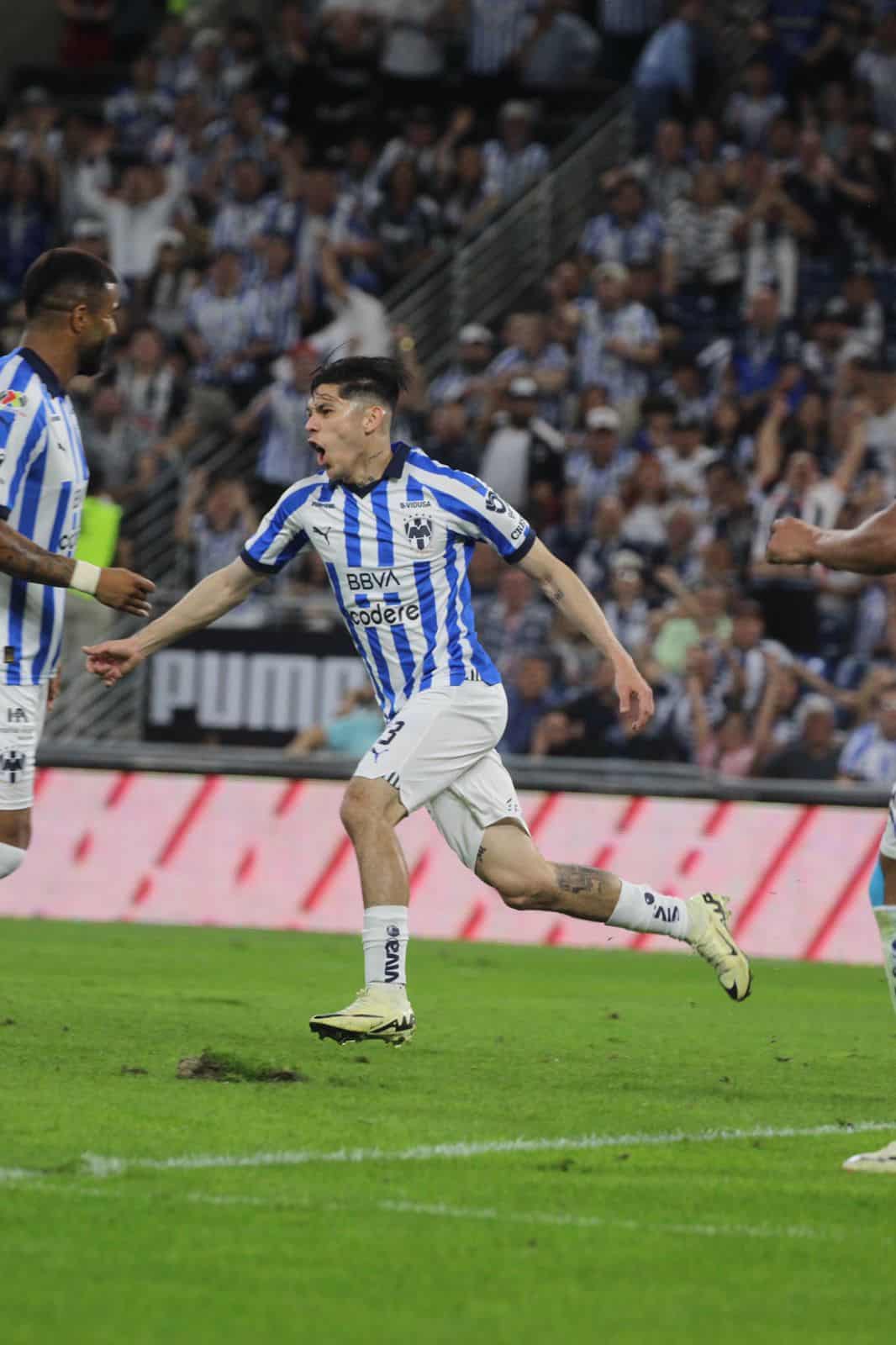 Monterrey vence a Pumas y recupera el liderato en la Liga MX