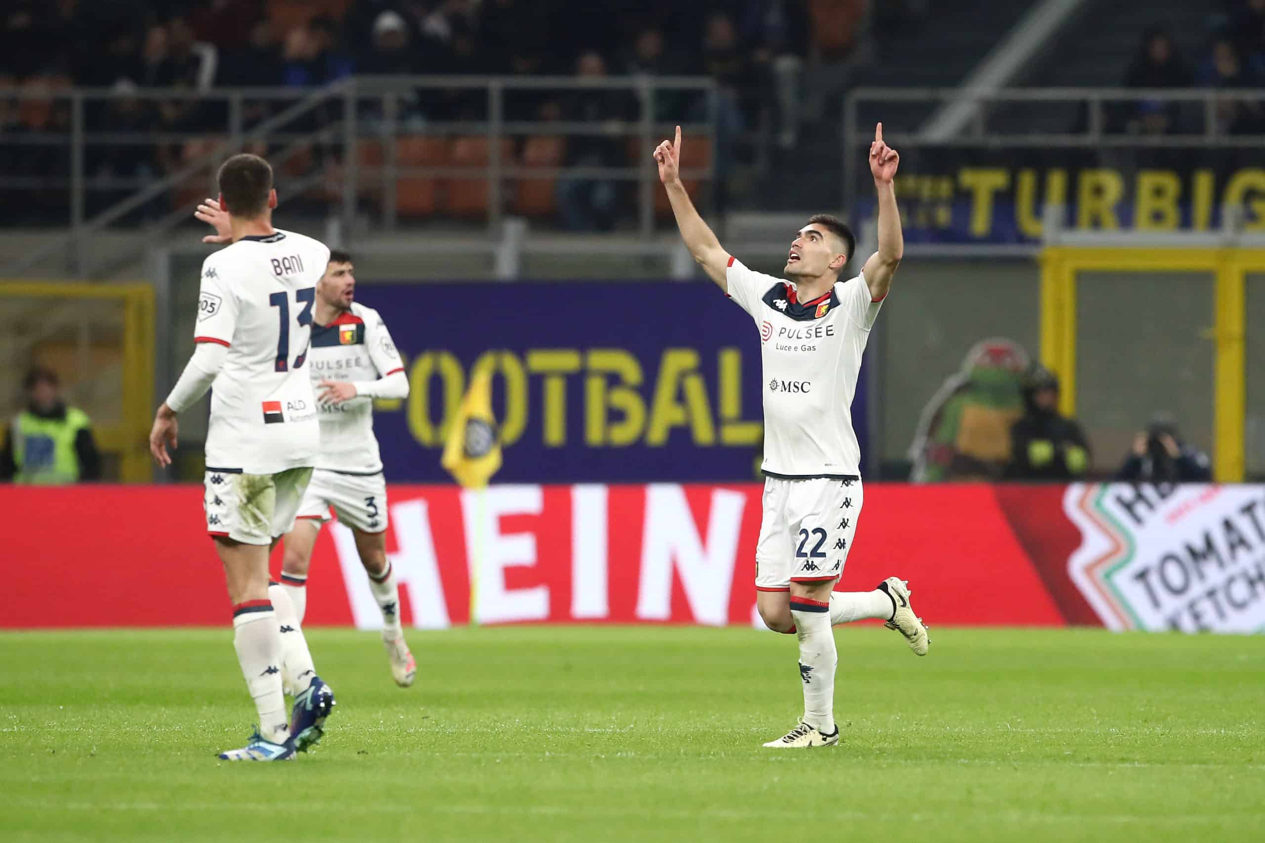 Johan Vásquez anota su primer gol con Genoa ante el Inter de Milán