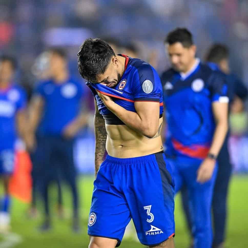 Carlos Salcedo pide su salida del Cruz Azul; podría emigrar a la MLS