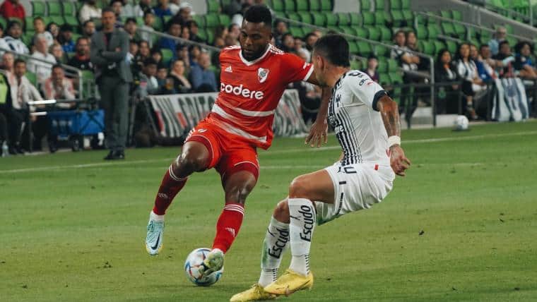 El curioso caso de los Rayados del…… ¿River Plate?