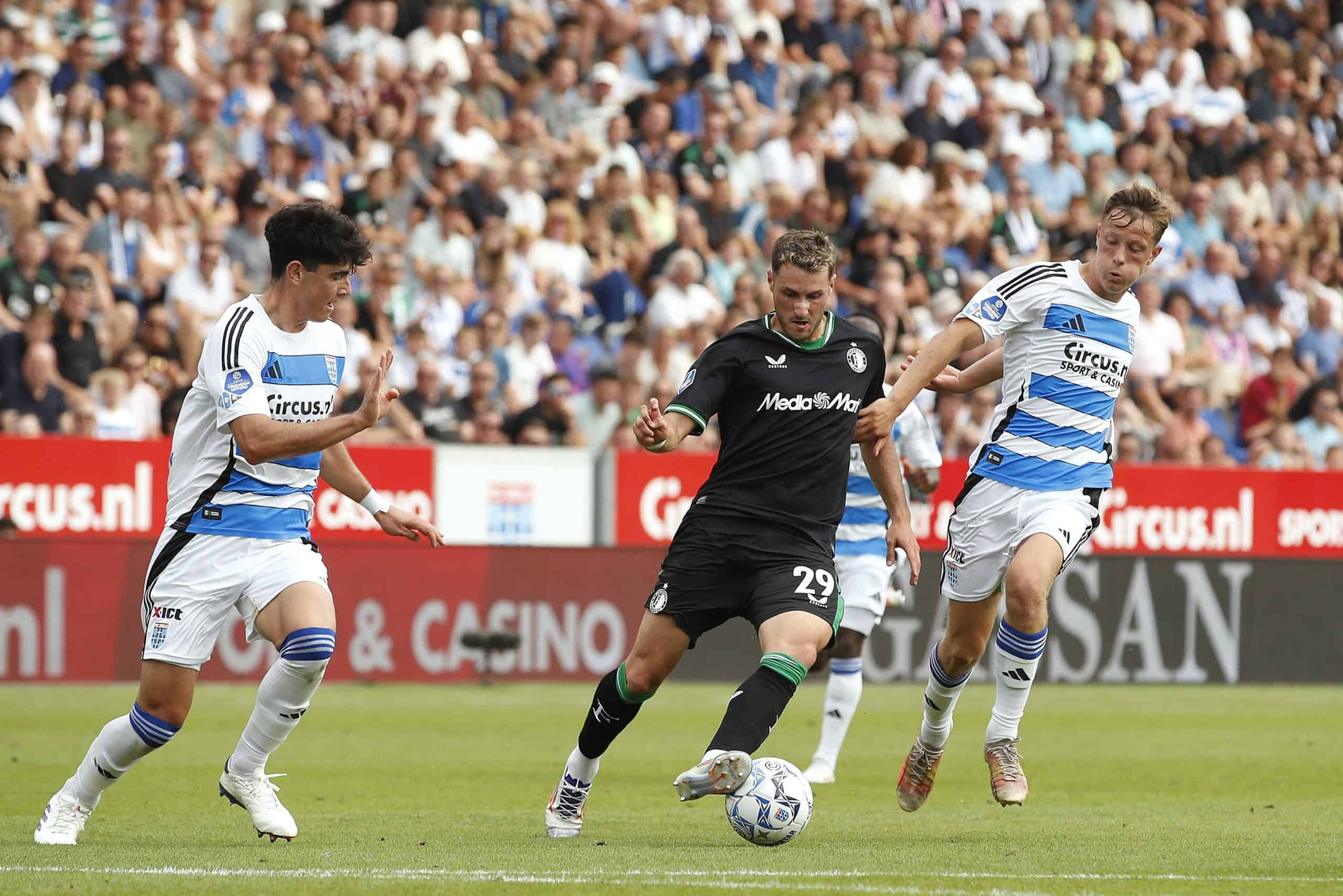 Santiago Gimenez hace doblete en victoria del Feyenoord