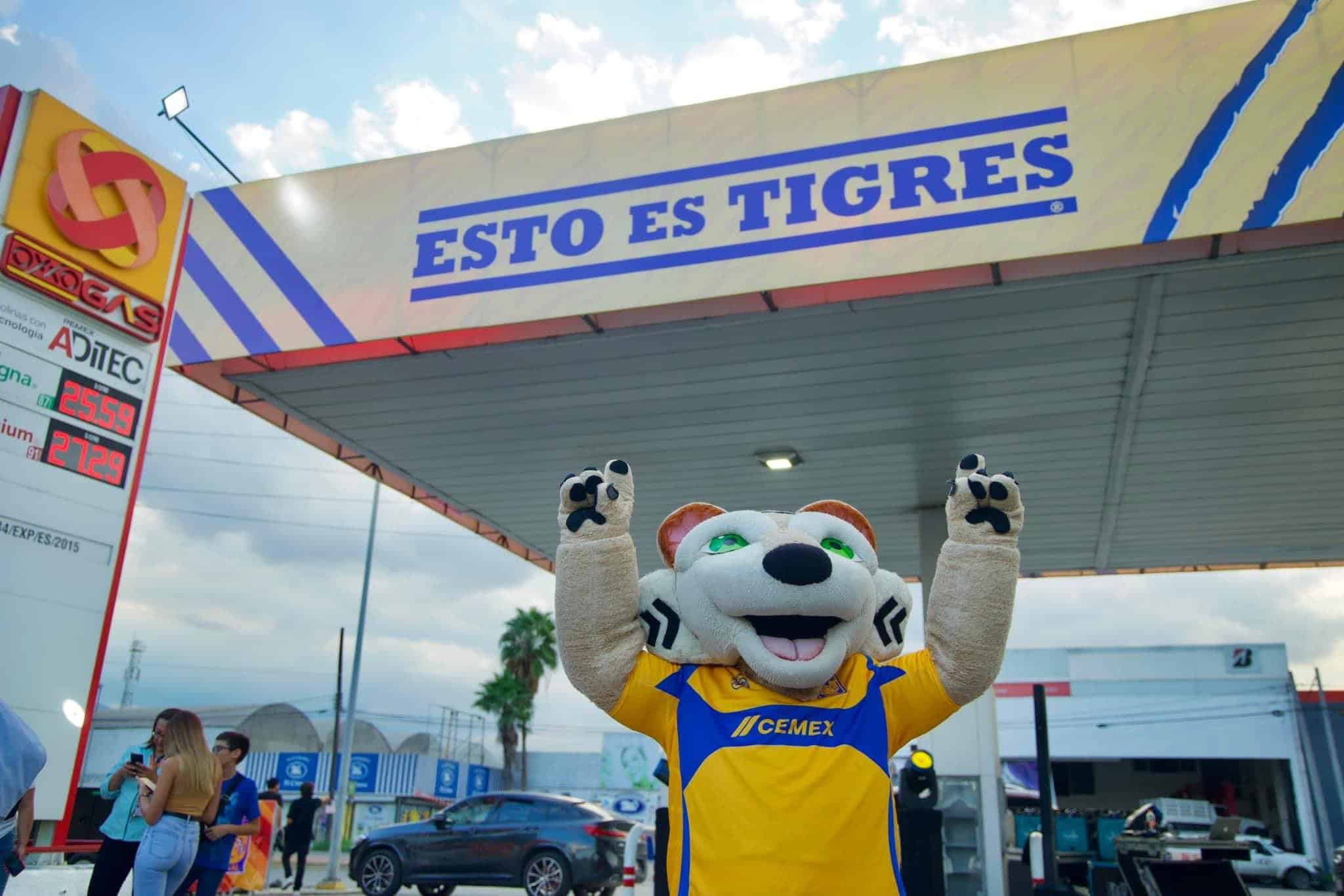 Inauguran Oxxo y Gasolinera de Tigres
