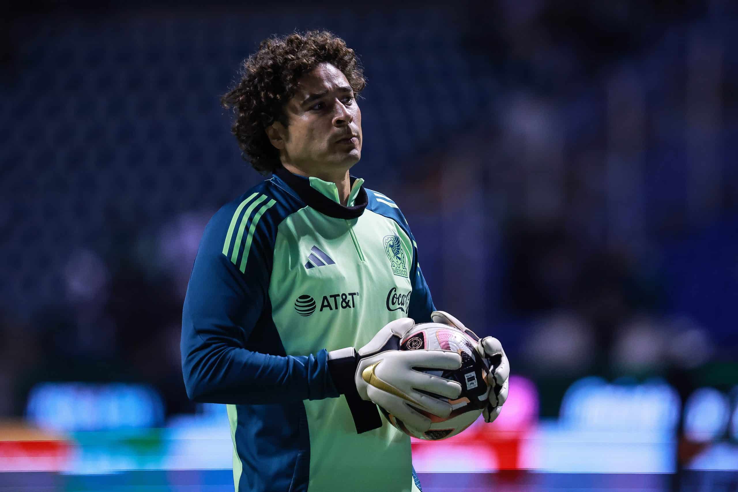 ¡Siguen los problemas! Guillermo Ochoa sufre otro golpe en Portugal