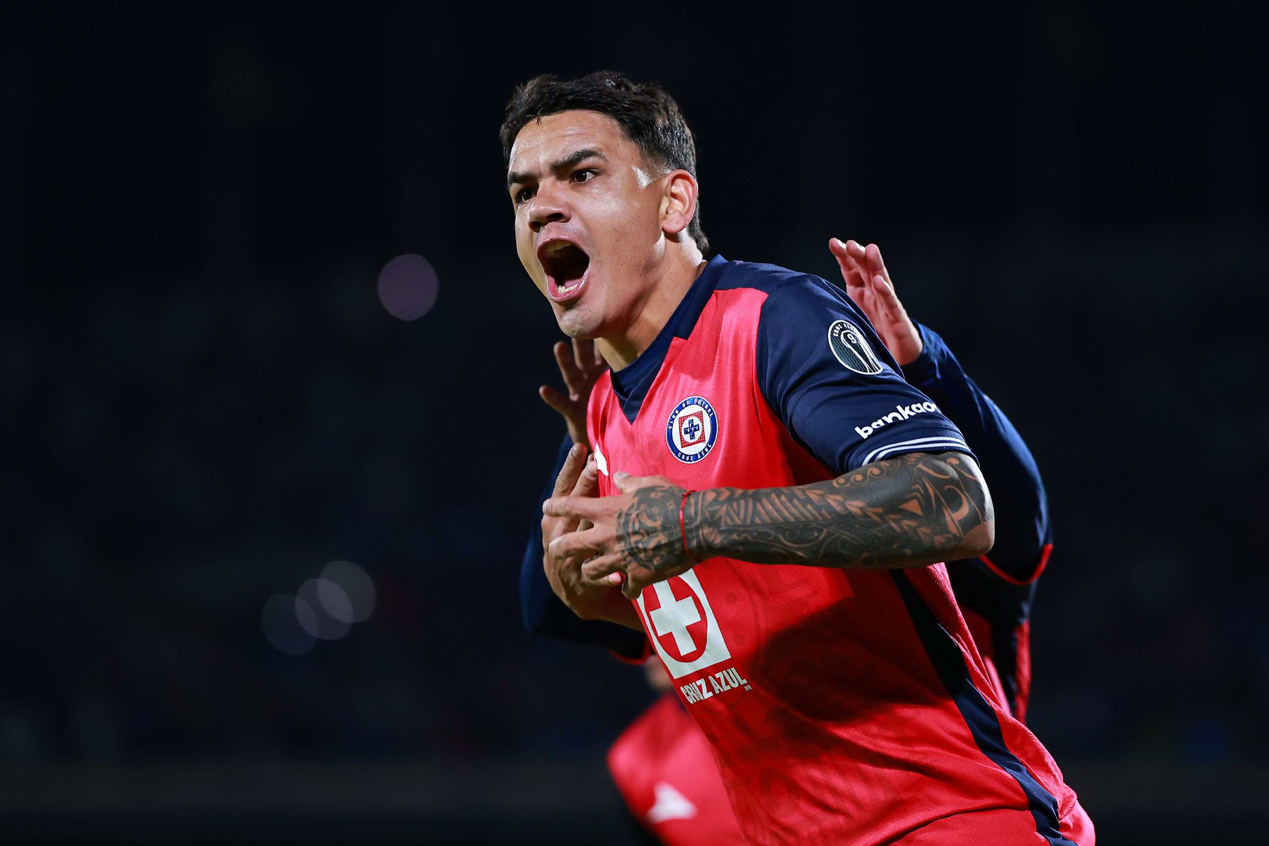 El ‘Toro’ se queda: Cruz Azul lo rescata tras caída de fichaje bomba