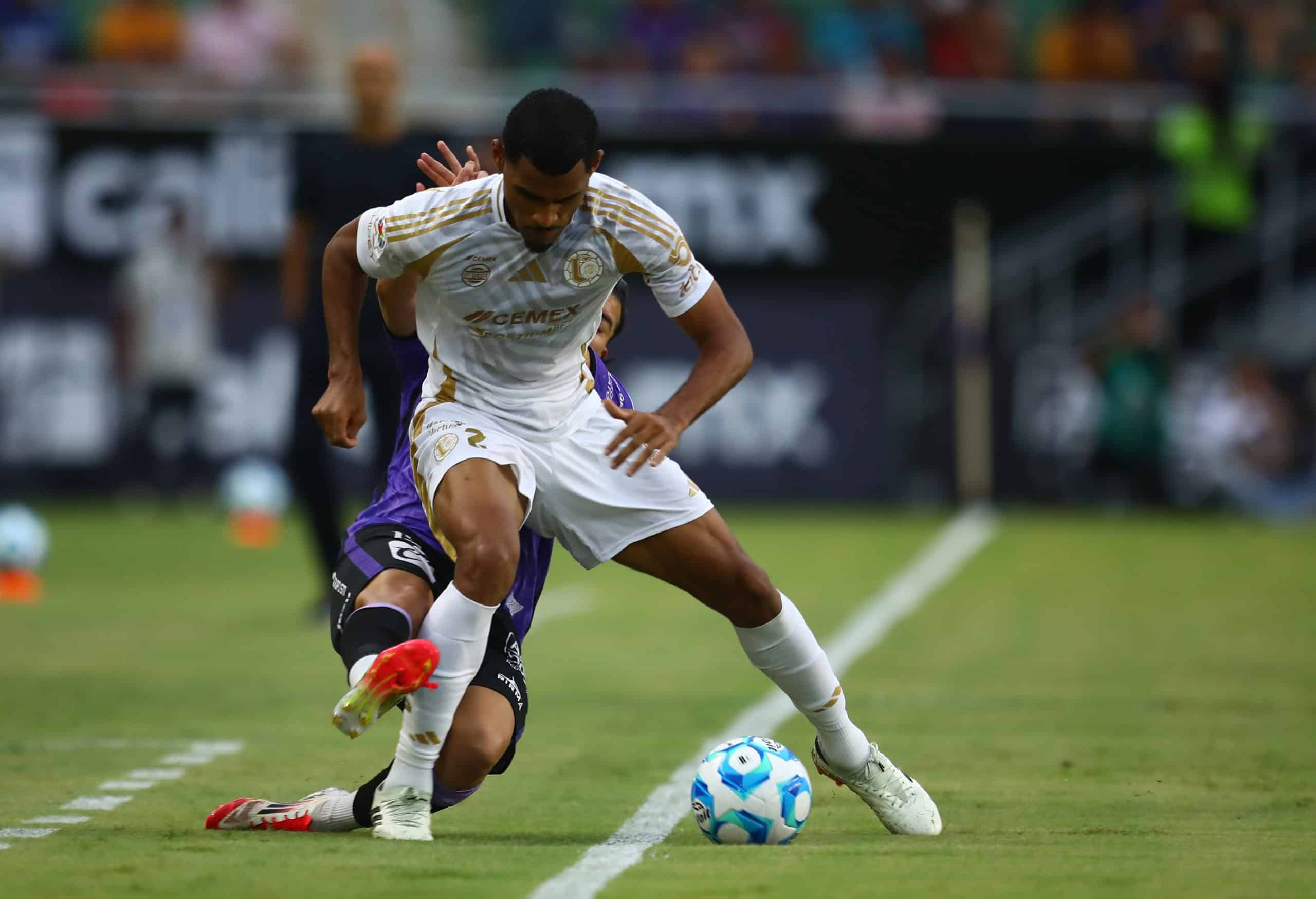 Tigres pierde a Joaquim tras brutal choque: no jugará contra Santos