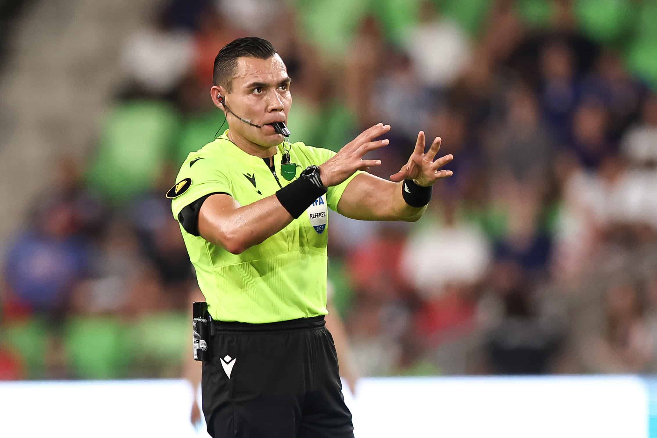 El ‘Gato’ Ortiz vuelve a la polémica tras arbitrar el Atlas vs América