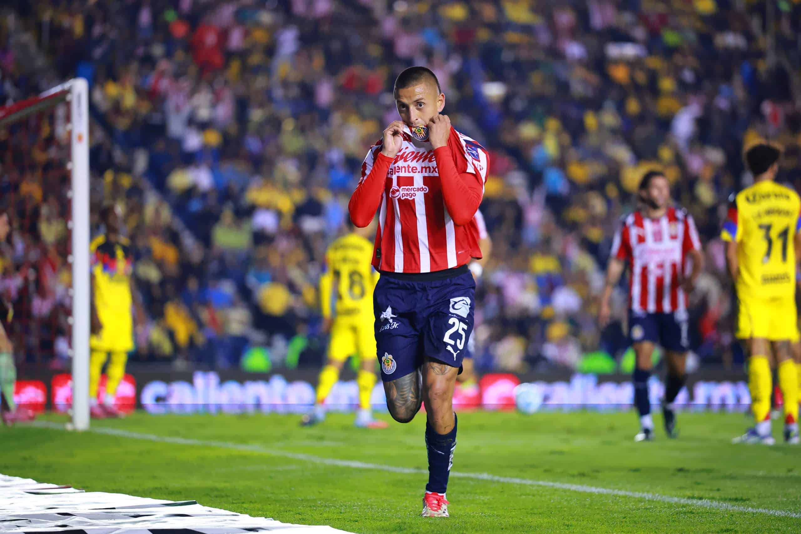 Alarma en Chivas: la dura lesión del “Piojo” Alvarado