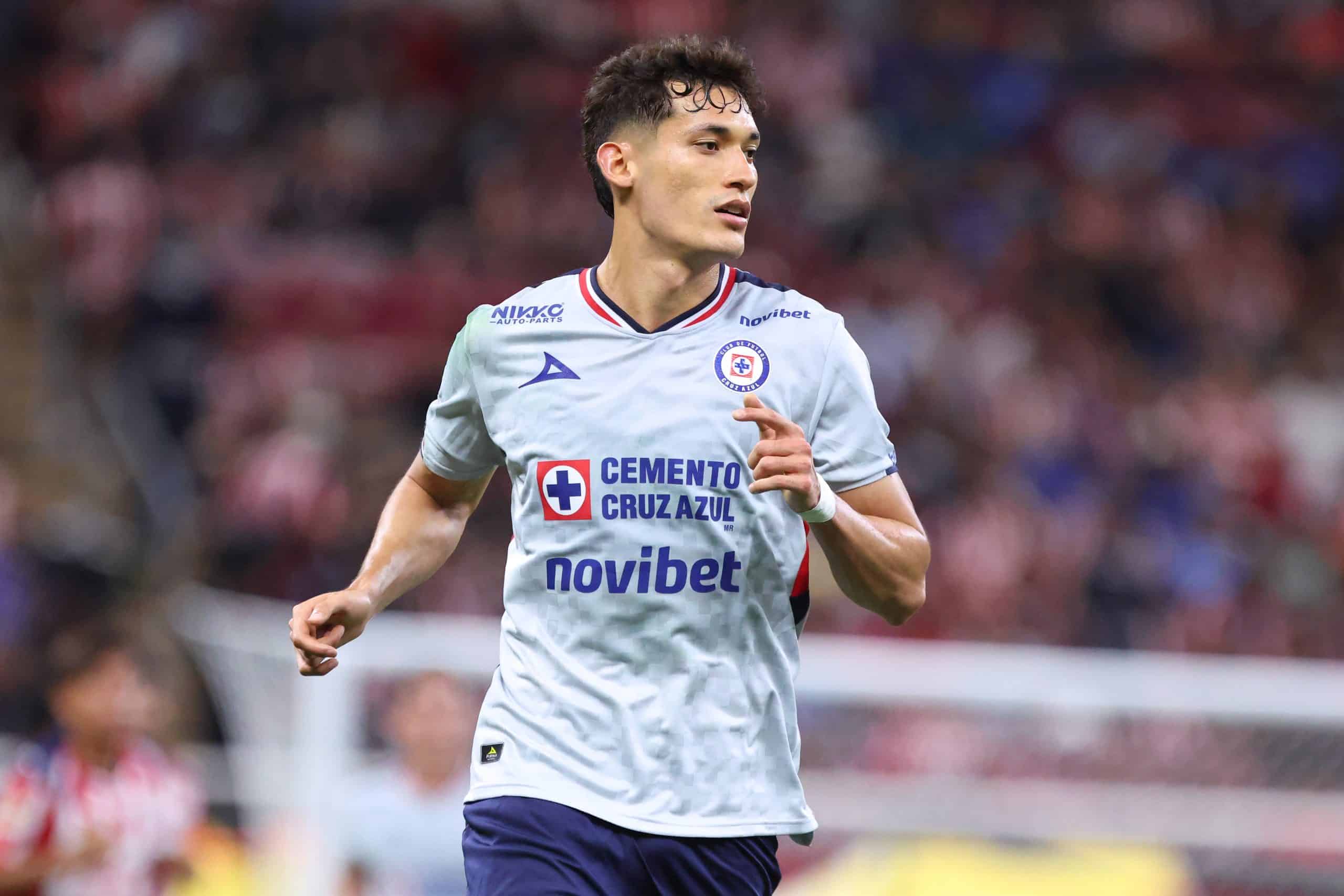 De “joya” a polémica: ¿Qué pasa con Chiquete en Cruz Azul?