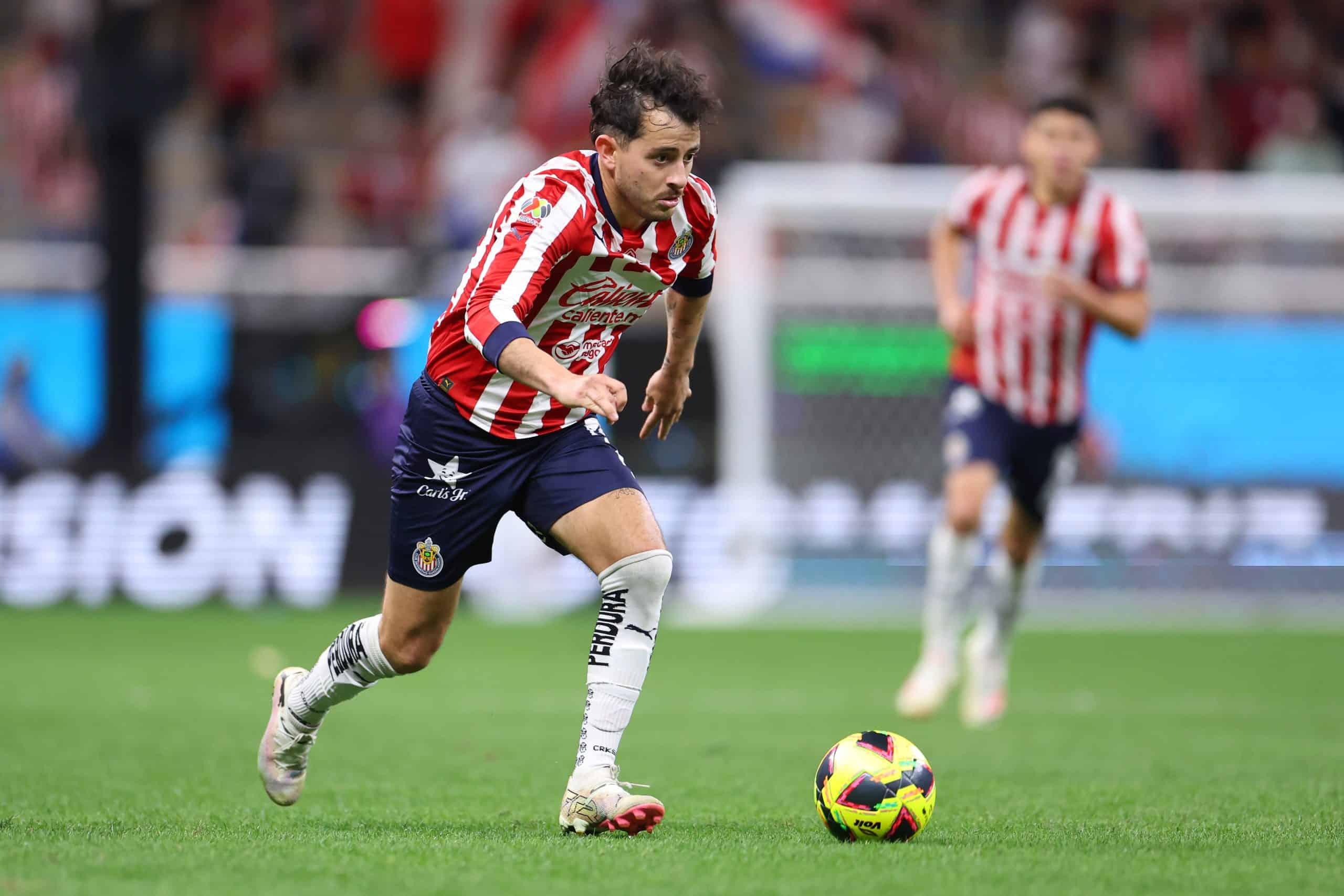 Dura baja para Chivas: Alan Mozo se perderá el resto del torneo