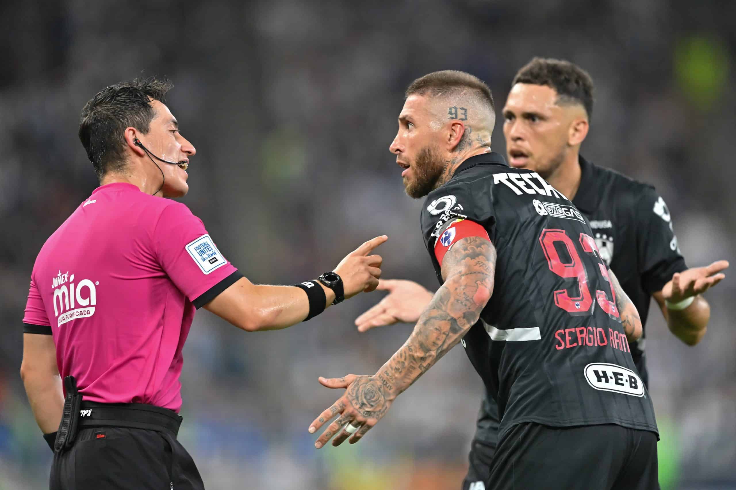 ¿Sergio Ramos se cansa de la Liga MX? El español explota contra el arbitraje