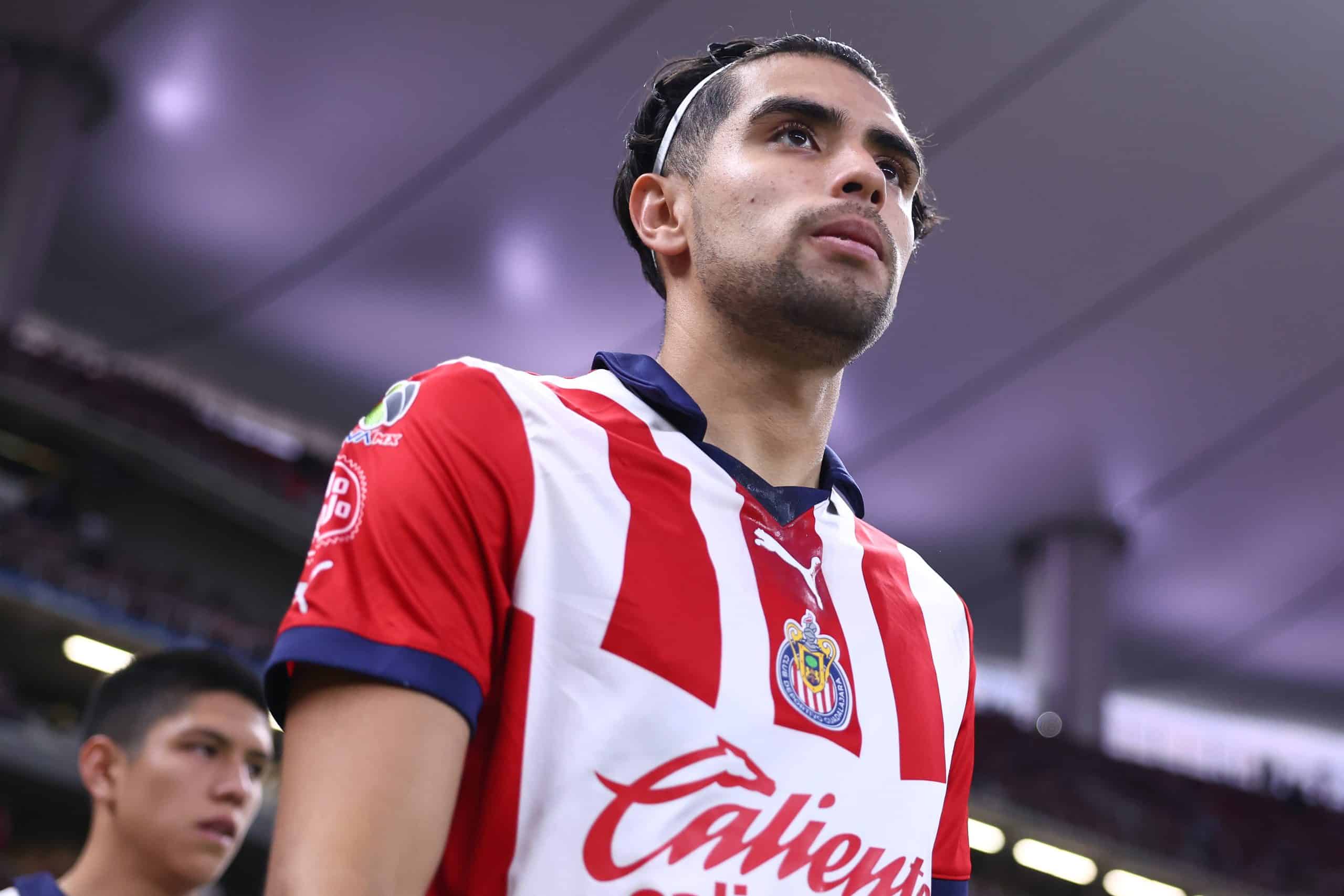 ¿Fin de la era Chicharito en Chivas? Marín vuelve y aumenta la duda en el ataque rojiblanco